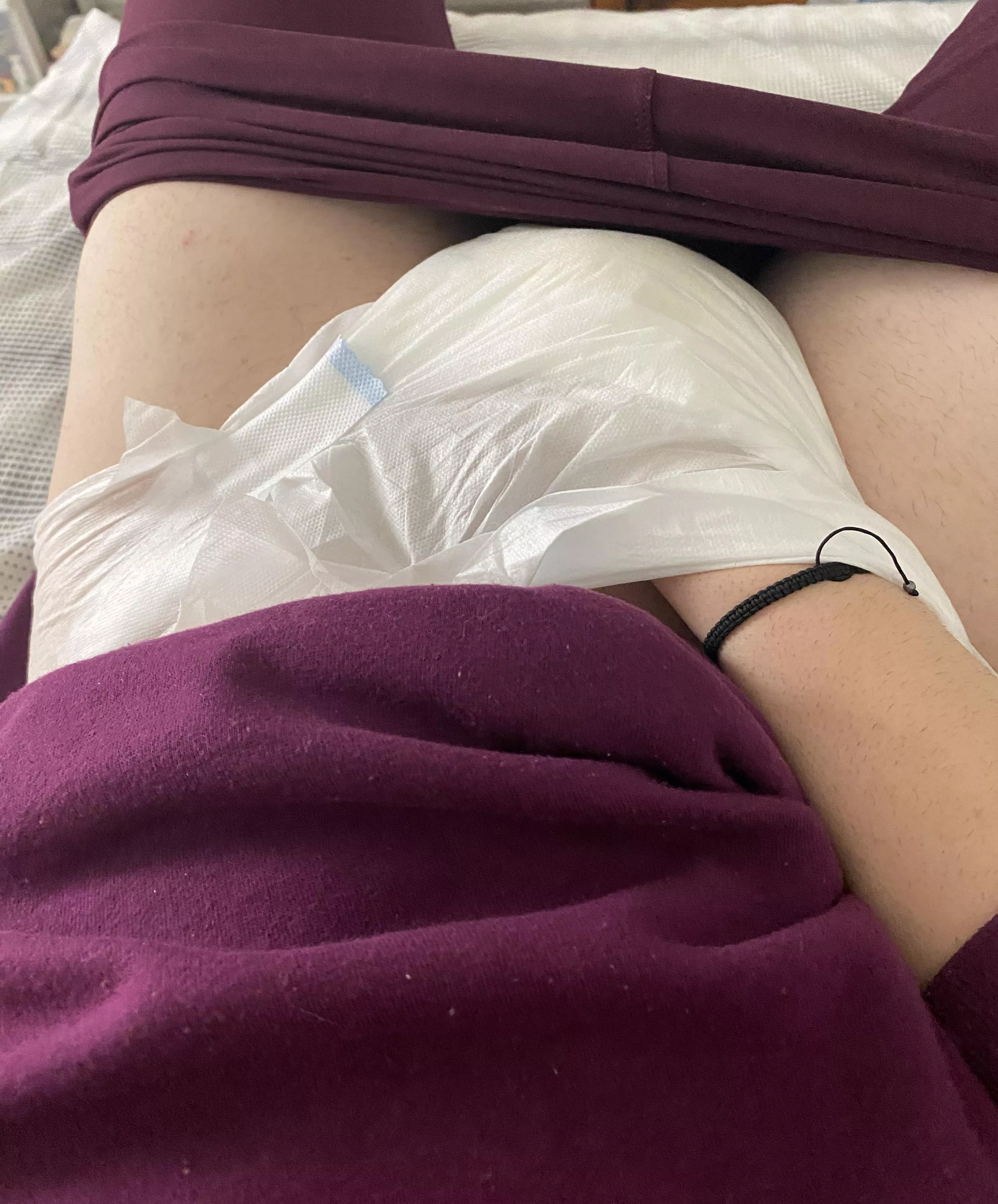 God I could fool around in a wet diaper for hours 🥵 DM me if you want to explore kinks. 😘 f25