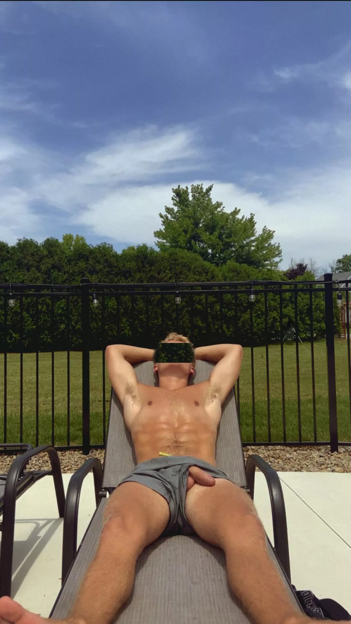 Hope nobody minds me hangin out by the pool😈