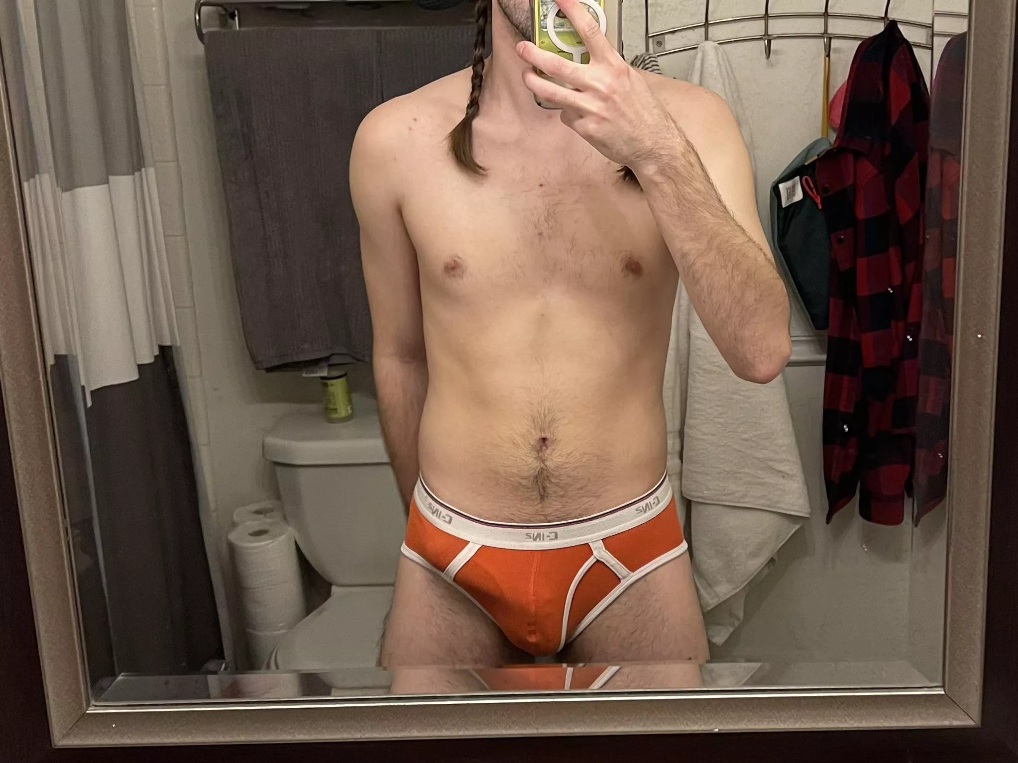 Hung bulging twinks are in right? (NB22)