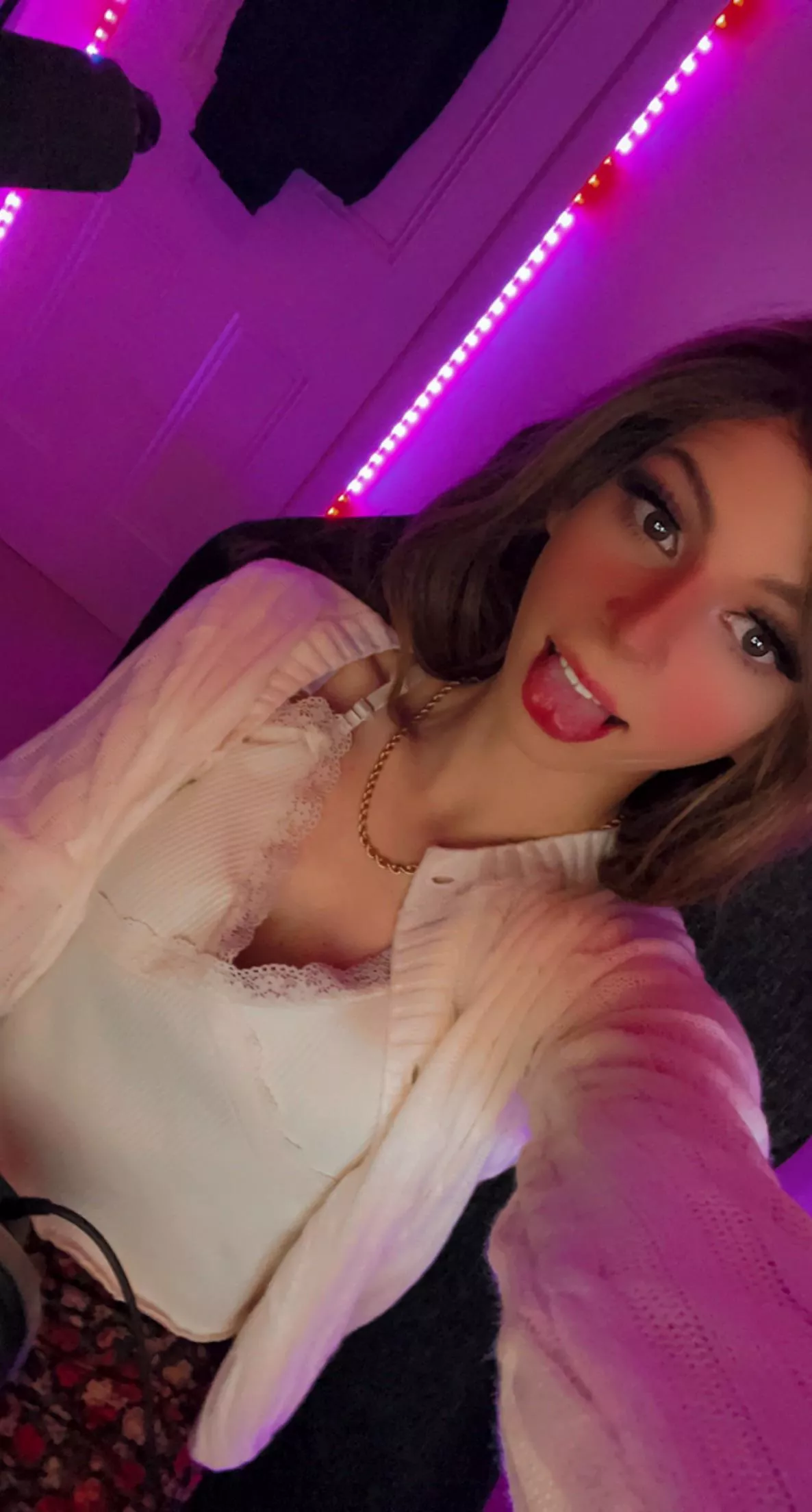 I just got taken out to dinner I wonder if I’ll go home after hehe xx