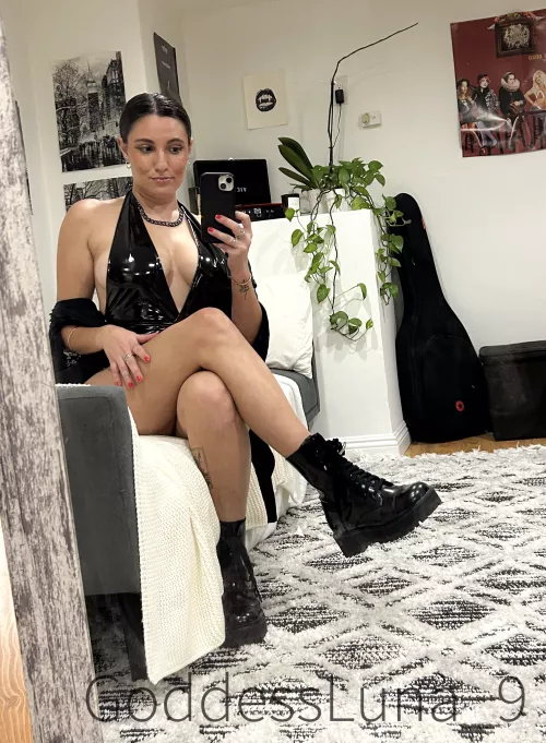 I look so hot in this.