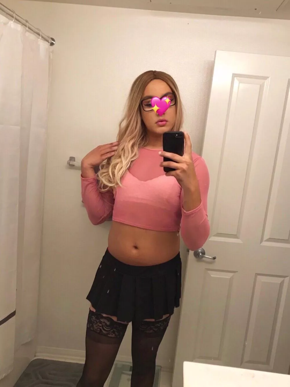 I love when you naughty boys get this bisexual princess off with your hot ladies. I know you fantasize about a sexy tgirl sidechick hehe 😇 kik Sasha.fantasissy