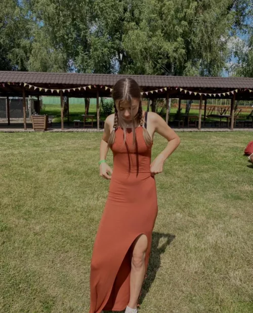 I think my belly is too fat for this super tight dress…