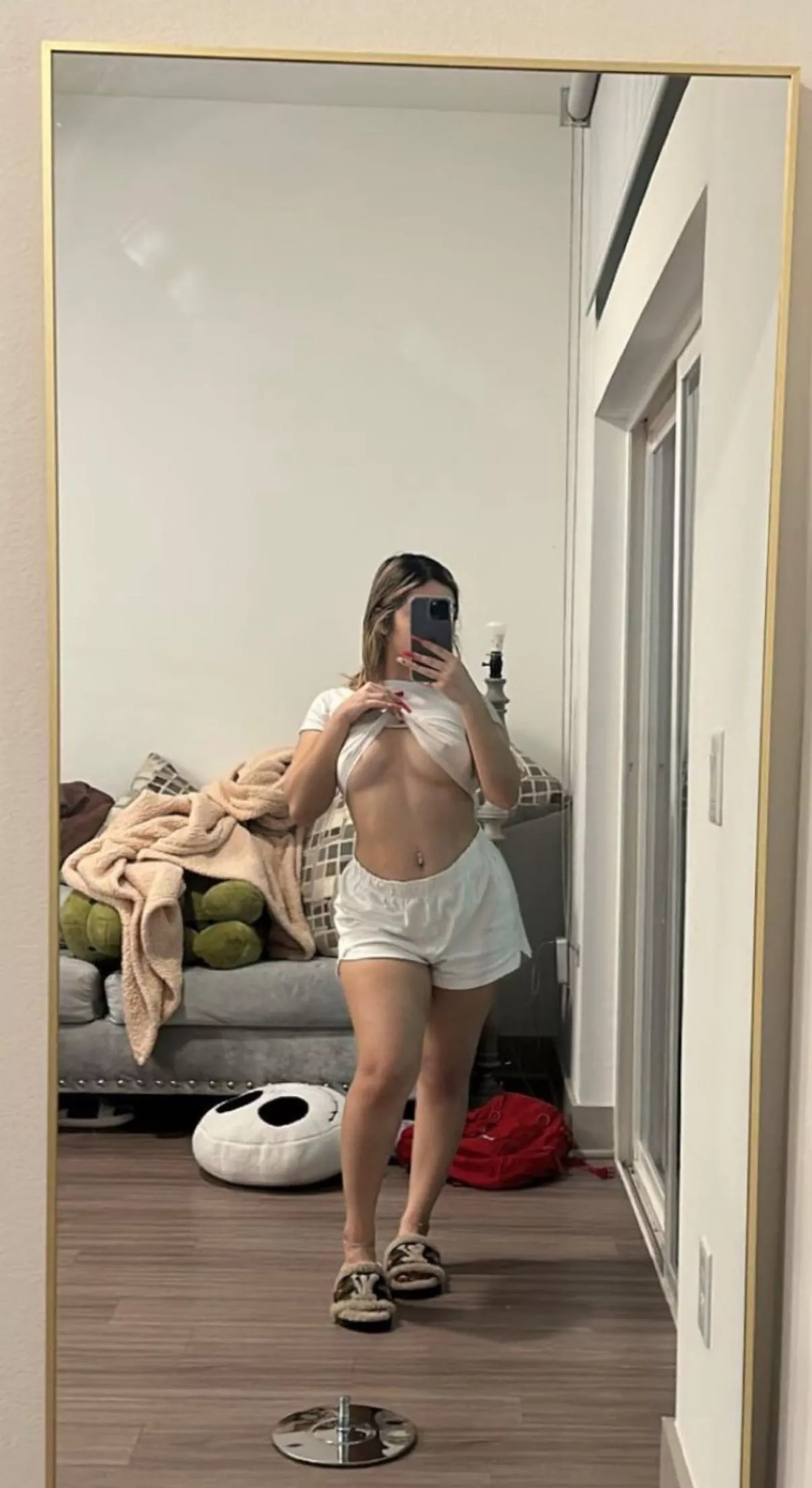 Imagine my 4’10 ass next you 😜