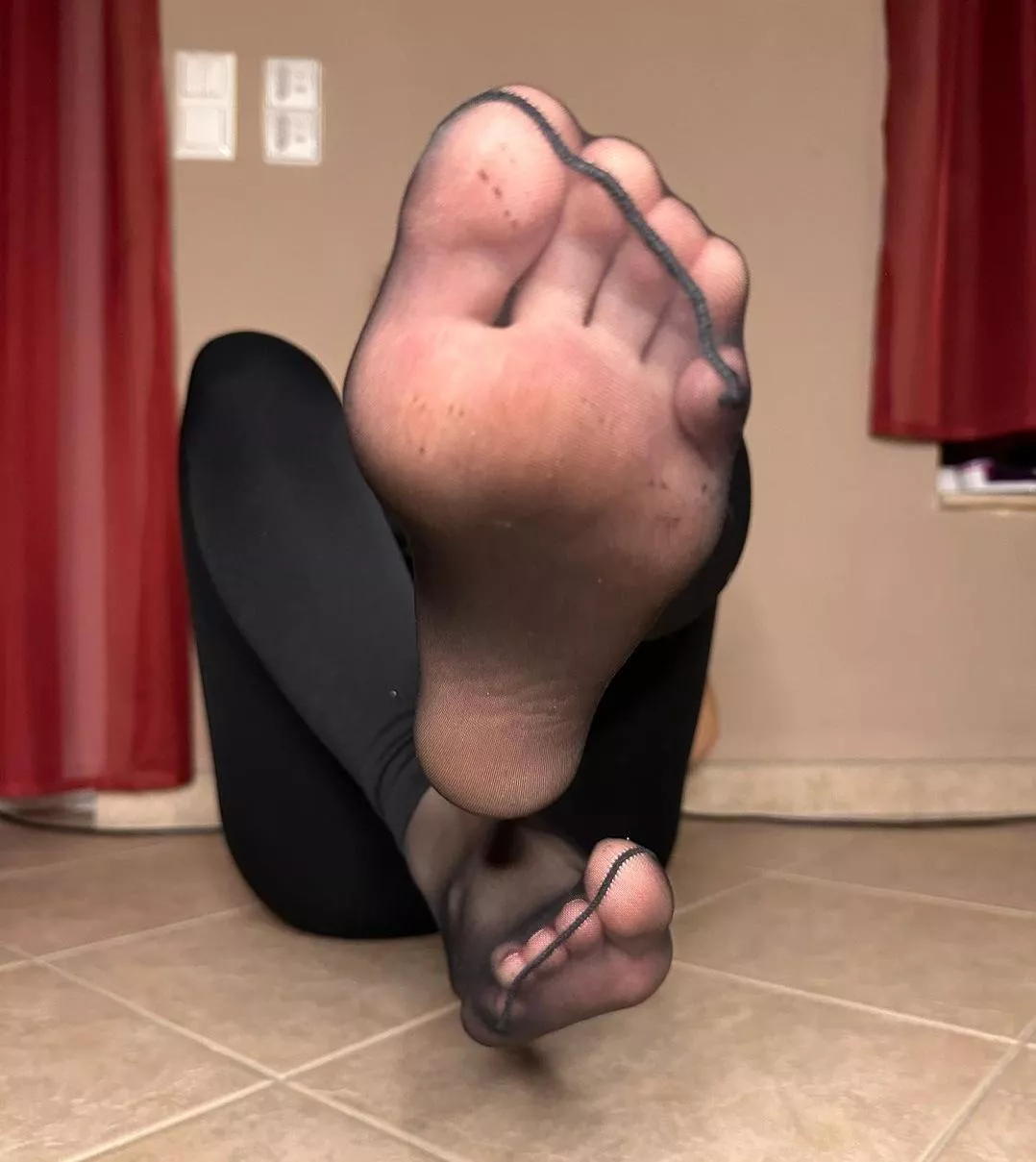 It toe Tuesday Babes😘