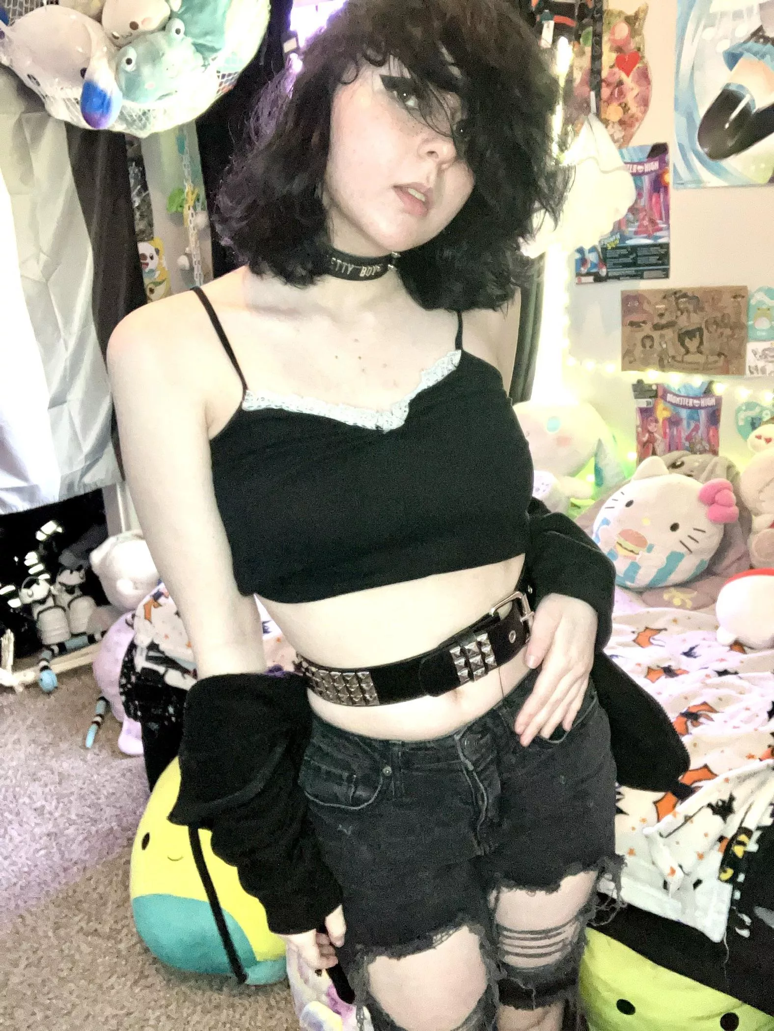 Jeans can be femboy attire <3