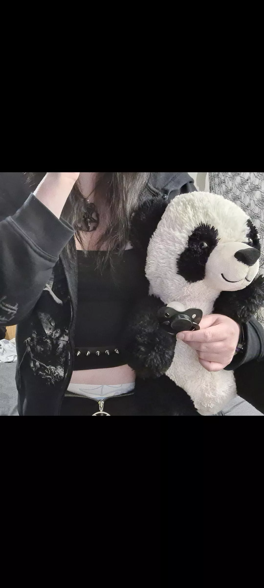 Just a small peek of my Dinorawrz! 🖤