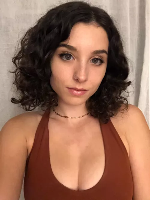 Kind of miss how my curls looked when I had short hair 🖤