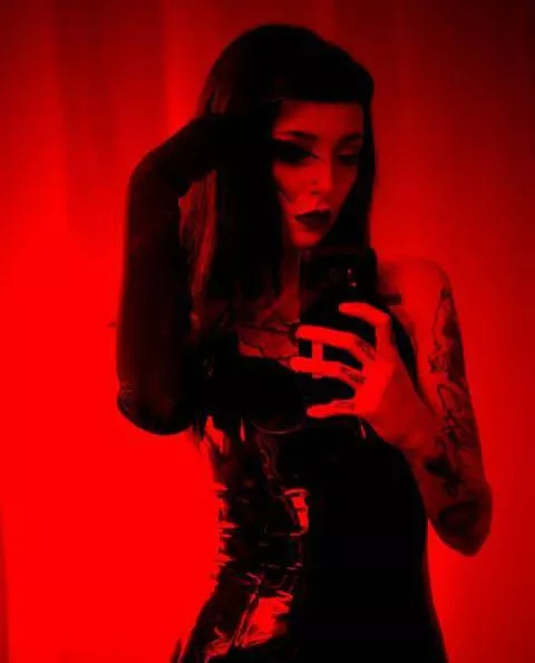 Leave a heart ❤️ for a surprise in your dms [domme]