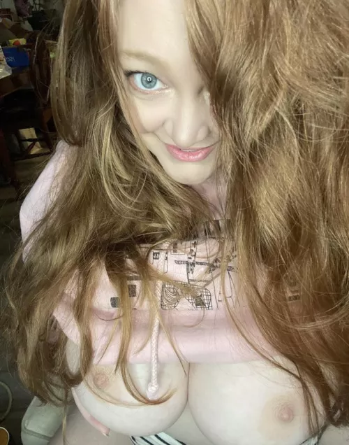 Look they match my pink hoodie lol <3