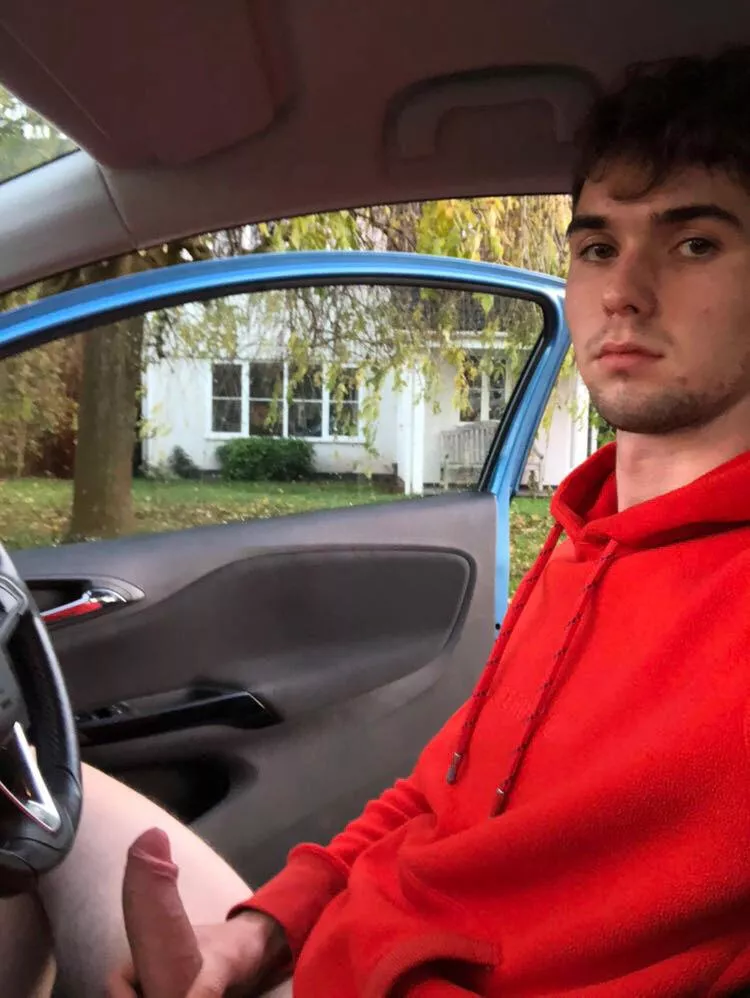 M18 I’m looking for a favour from someone 😊😇