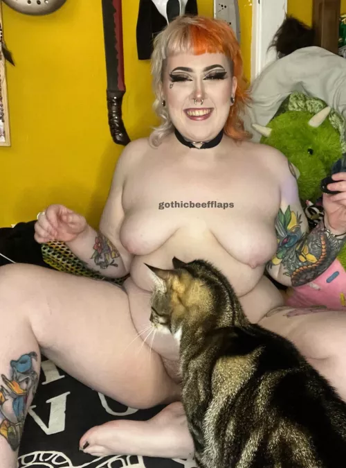 me and my pussy say hi!