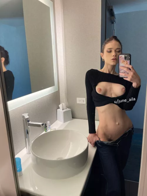 Meet me in the bathroom for a quickie 😉