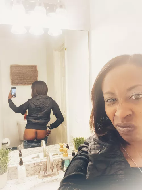 [Mrs] is home but they’re not off yet…still got places to go 😏