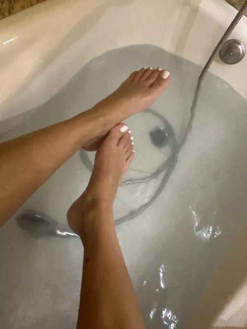 My feet taste like strawberry, wanna taste?