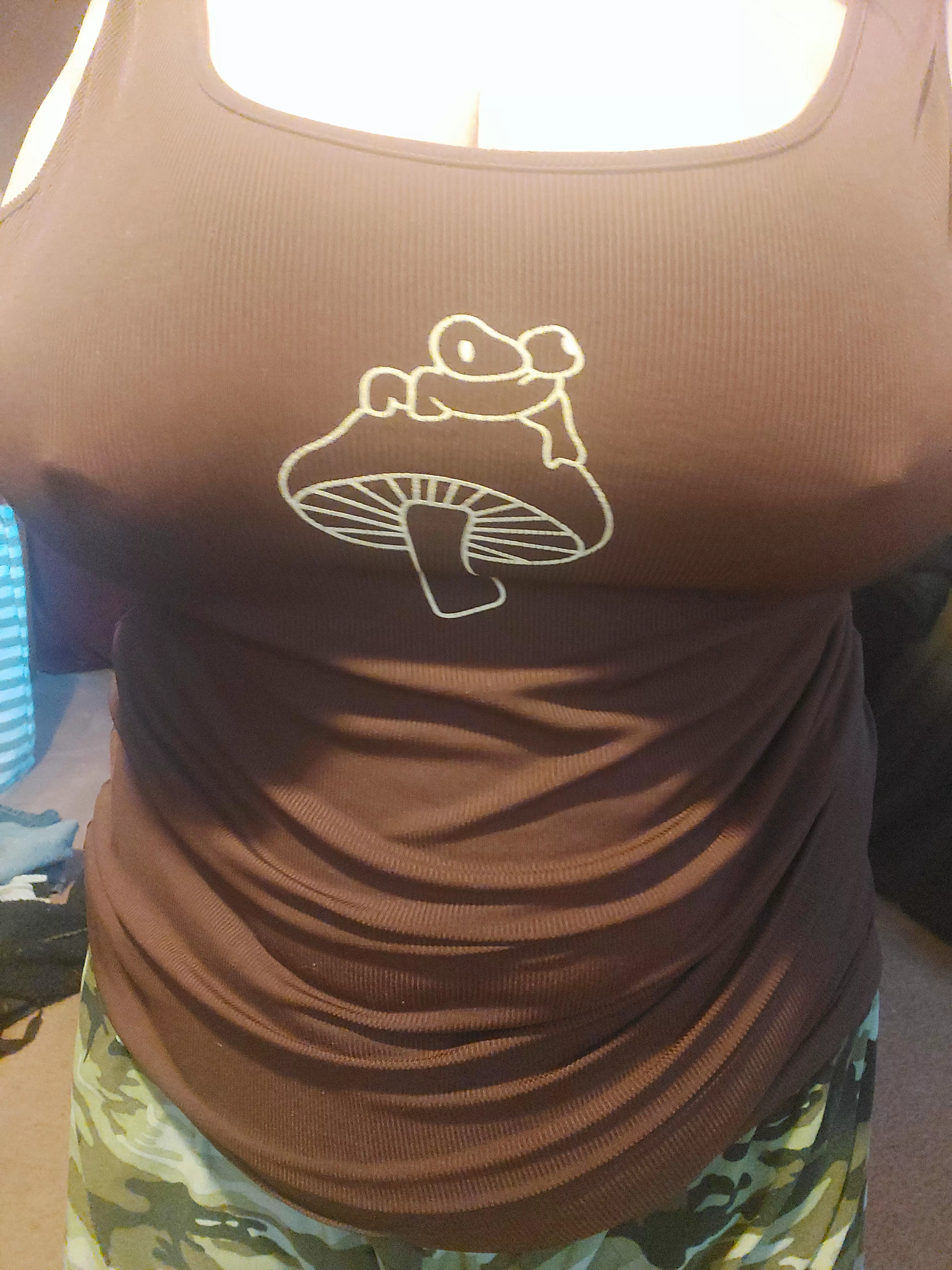 No caption except look at what this shirt does to me 🤤