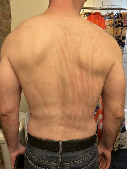 One of our regulars came to town and absolutely destroyed my back again. Fucking LOVE having this done 😈