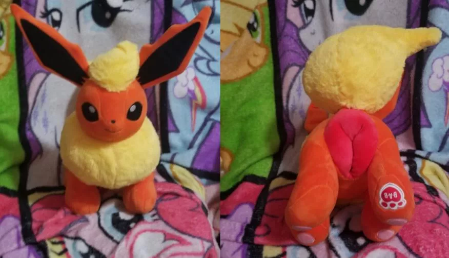 Recent NSFW fuckable female feral Pokemon eeveelution Flareon with useable canine pussy/cookie [F] (Furrysale)