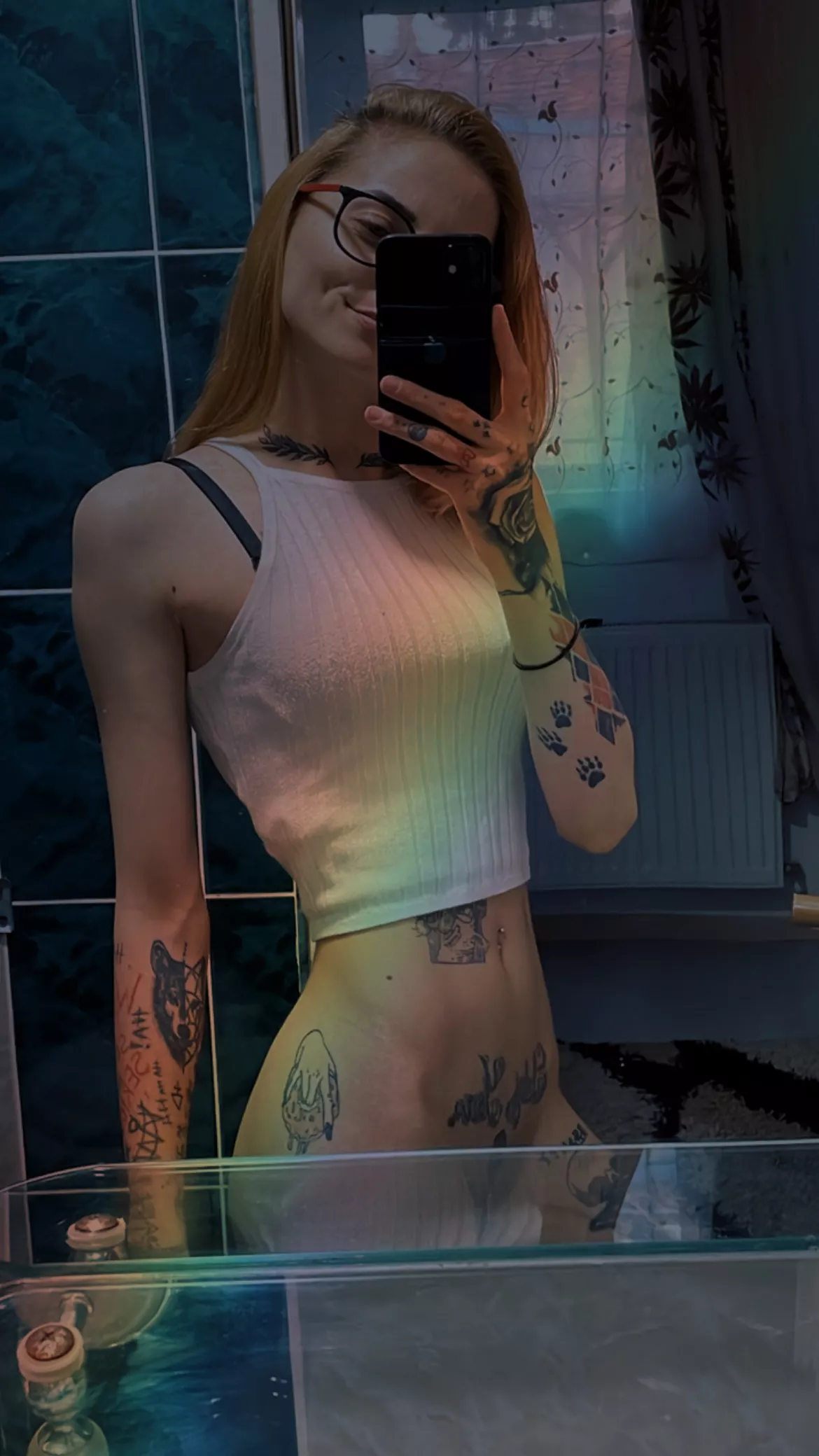 Start your day with a petite college girl