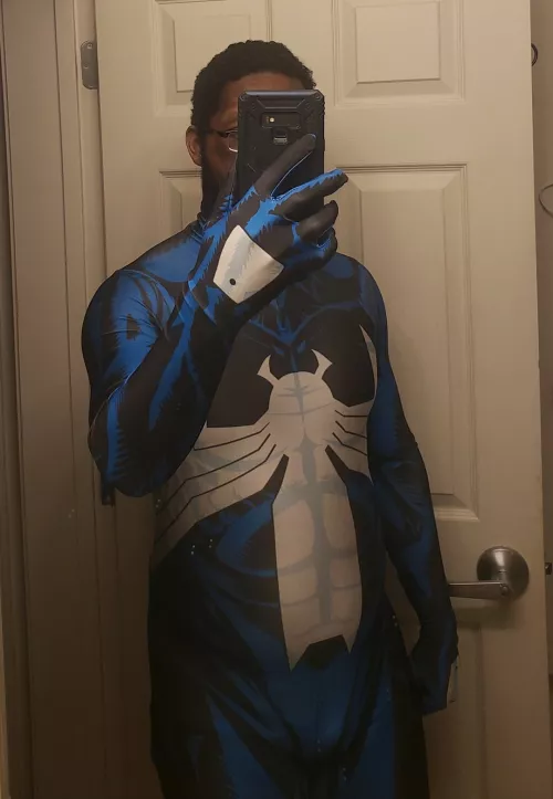 Symbiote getting ready for his spandex & foreplay for a cosplay queen.