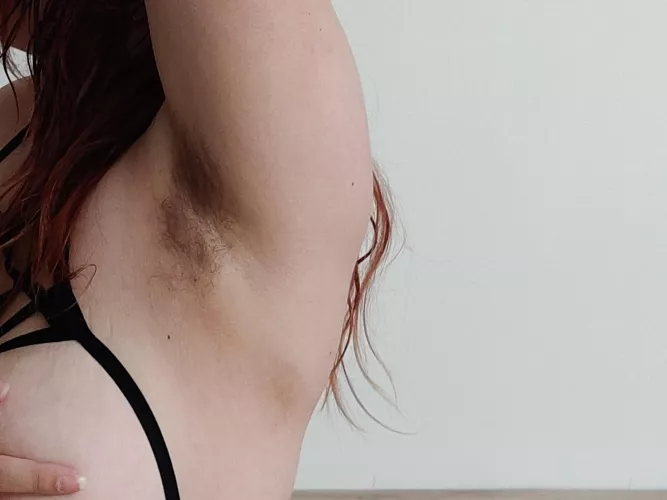 the way you would beg on your knees to please me just for a sniff is hilarious 😏