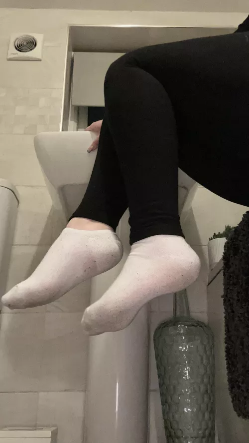 They’re dripping… I want you to suck the sweat out… 😋