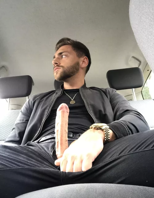 Waiting for my driver 👿👿👿