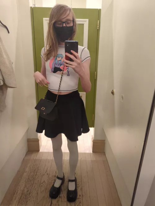 Went out shopping, what do you guys think~? Also partial face reveal please be nice 👉👈🥺
