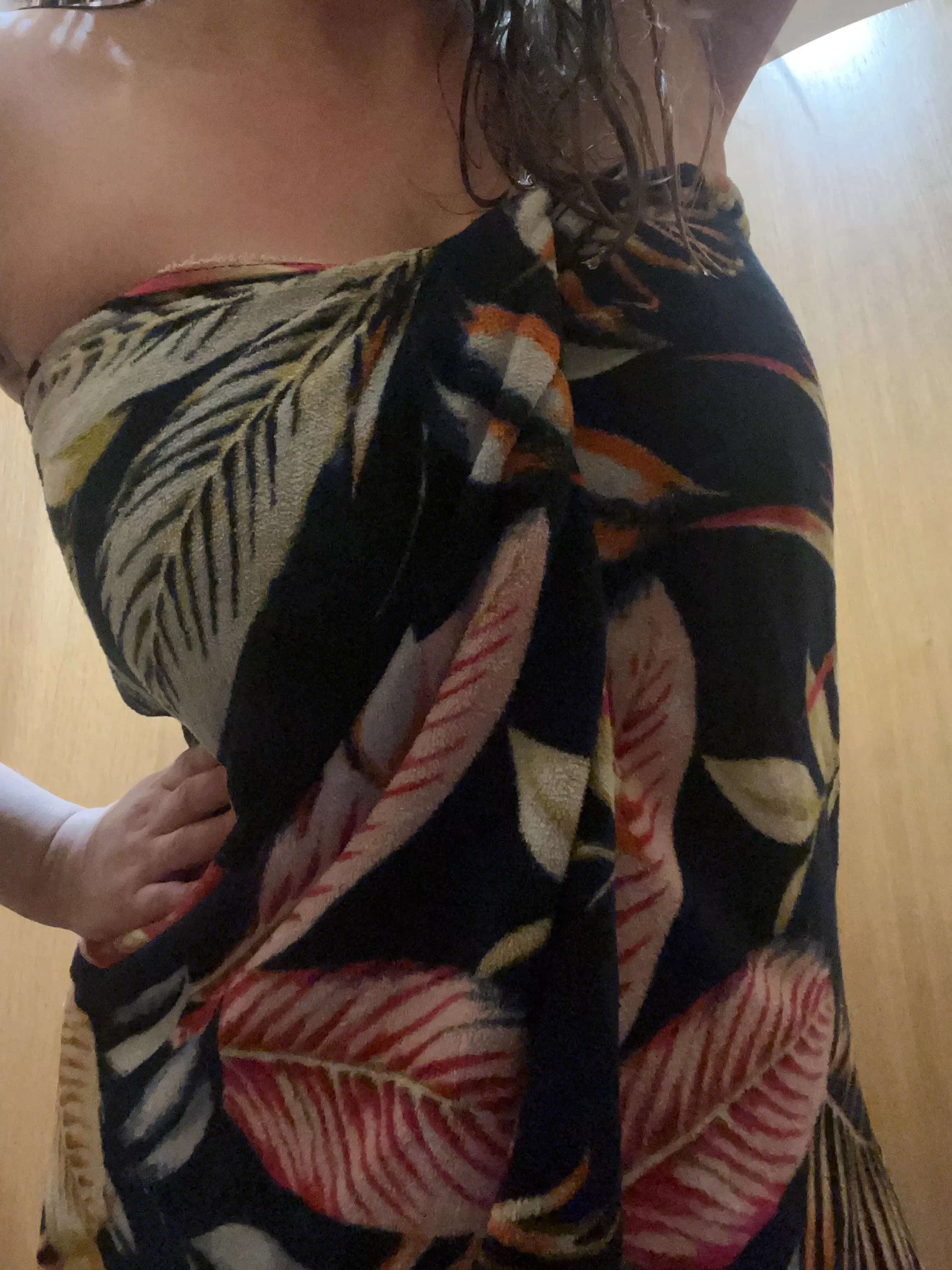 Who wants to help me undress and reveal these juicy g cups? 🍈🍈😈