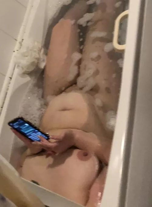 Wife 33 sneak of her in the bath, tell me what you think