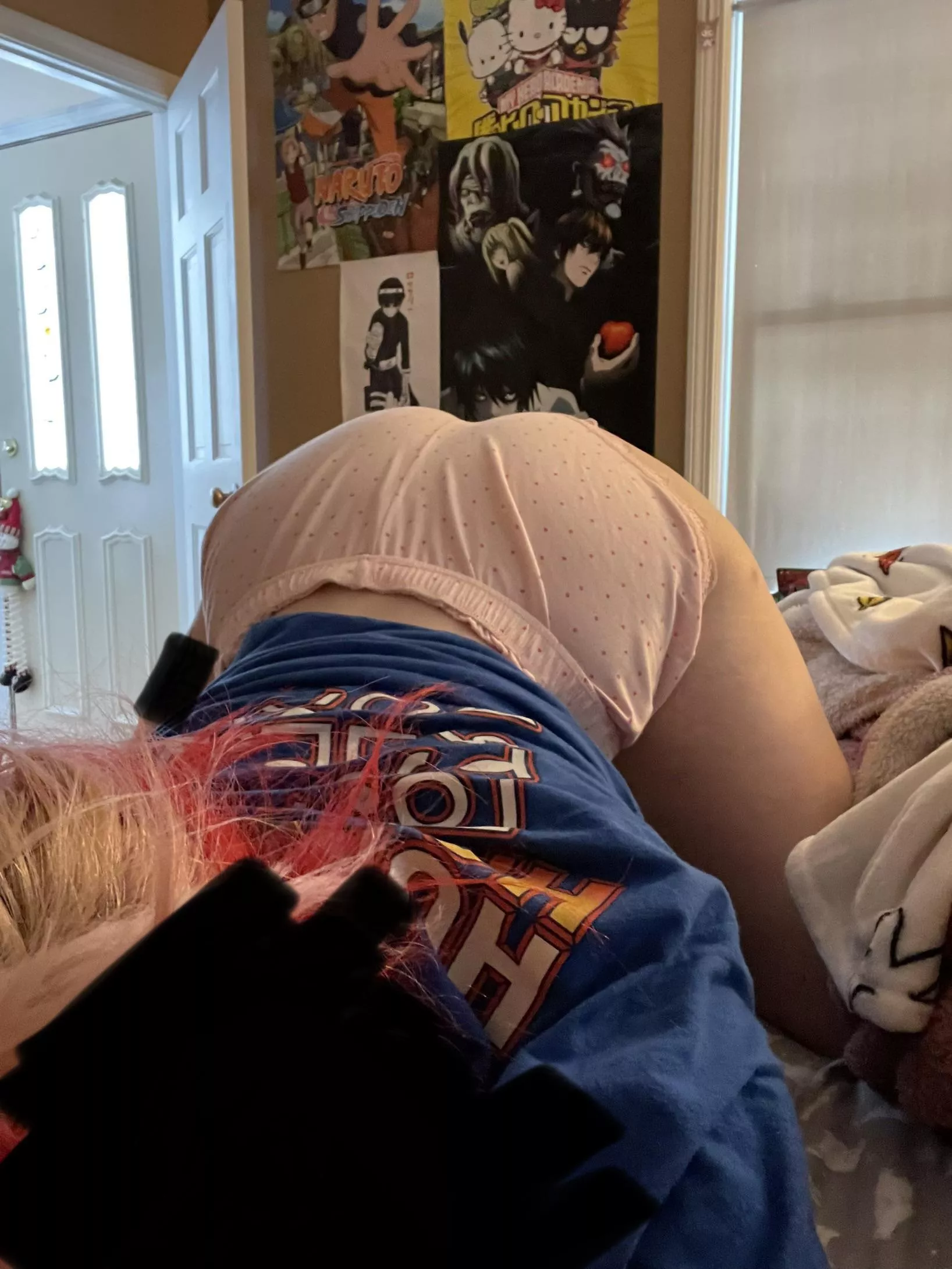 Woke up kinda horny today!