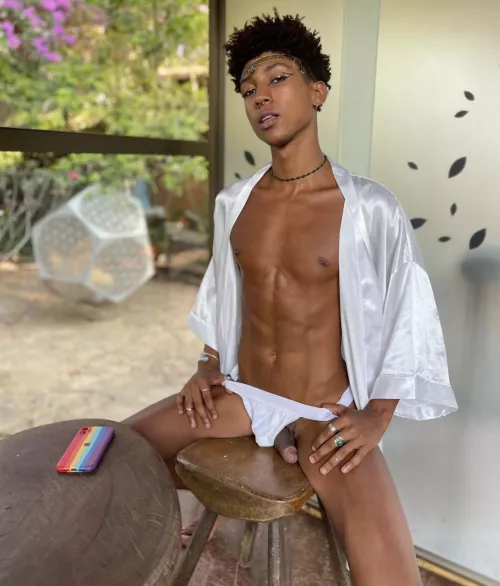 Would you make a scene with me? 😏