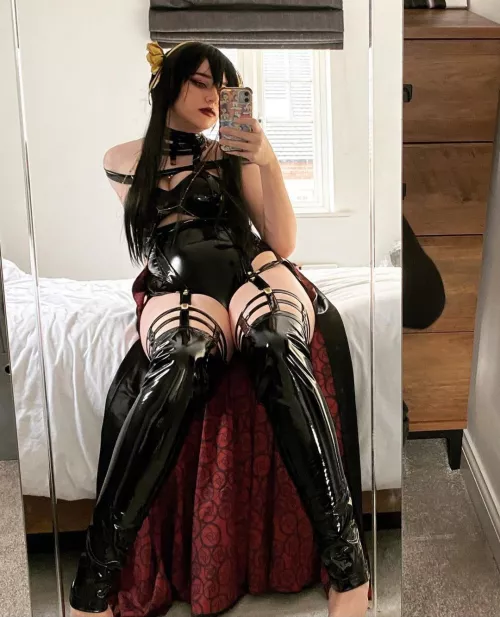 Yor Forger by Catsucosplay