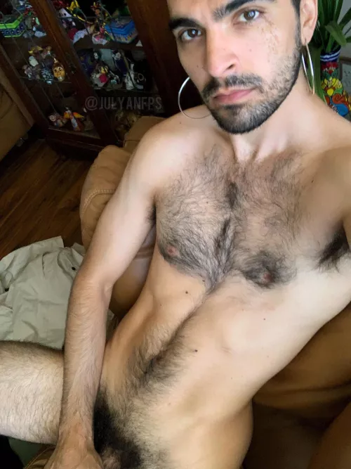 you into hairy guys with earrings? (the only correct answer is yes 😝)