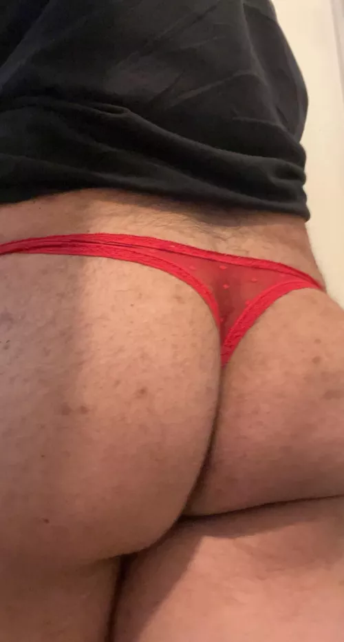 18, decided to give this thong a go lmk how it looks dm for snap