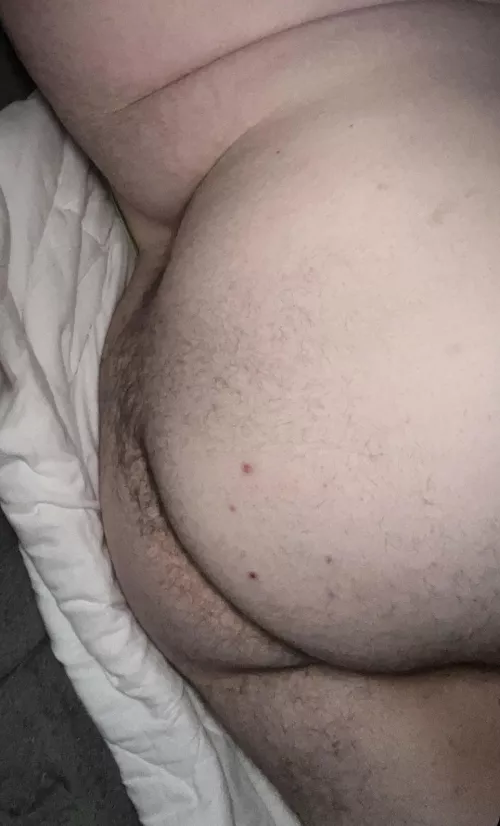 18. horny chub looking to chat and trade.