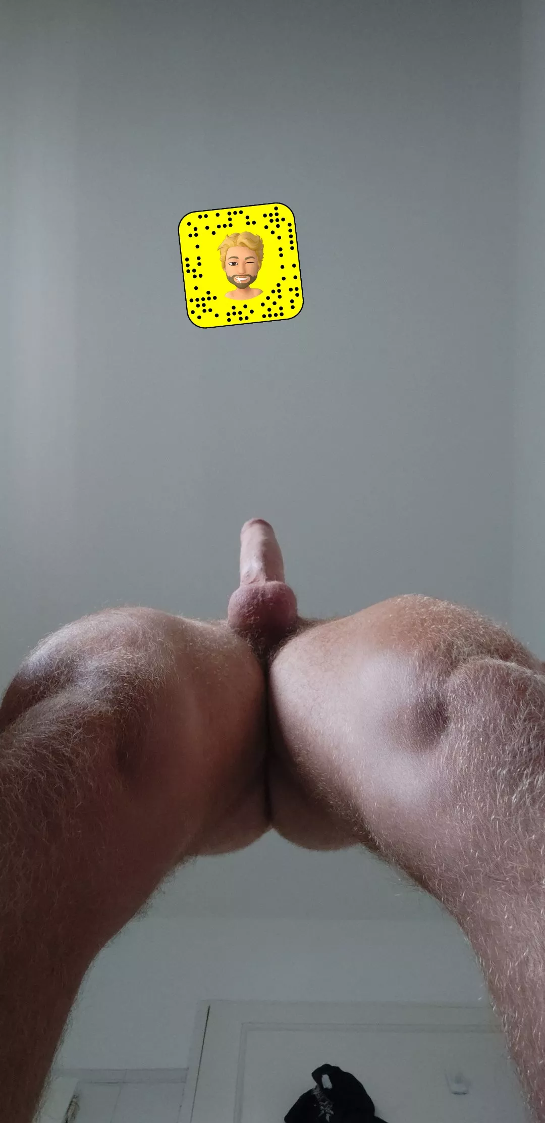 21 M . College Athlete. Like if I can send you nudes.