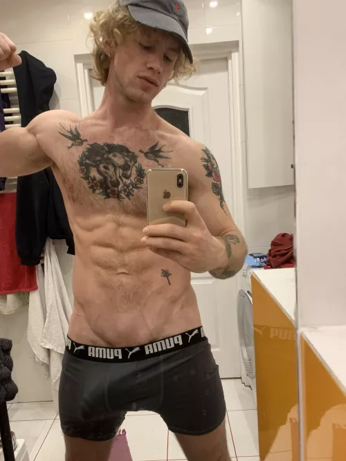 (22) all this flexin got me up..