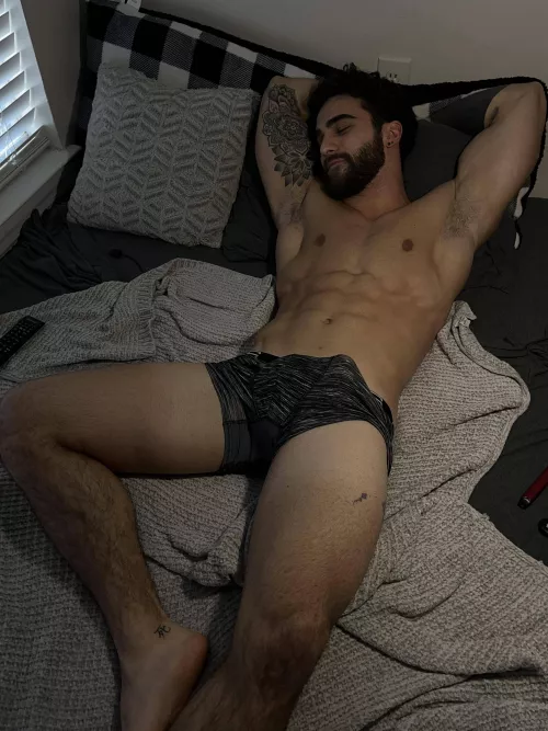 (24) Cum and relax with me. I’d say it’s a good start to the week 🥵