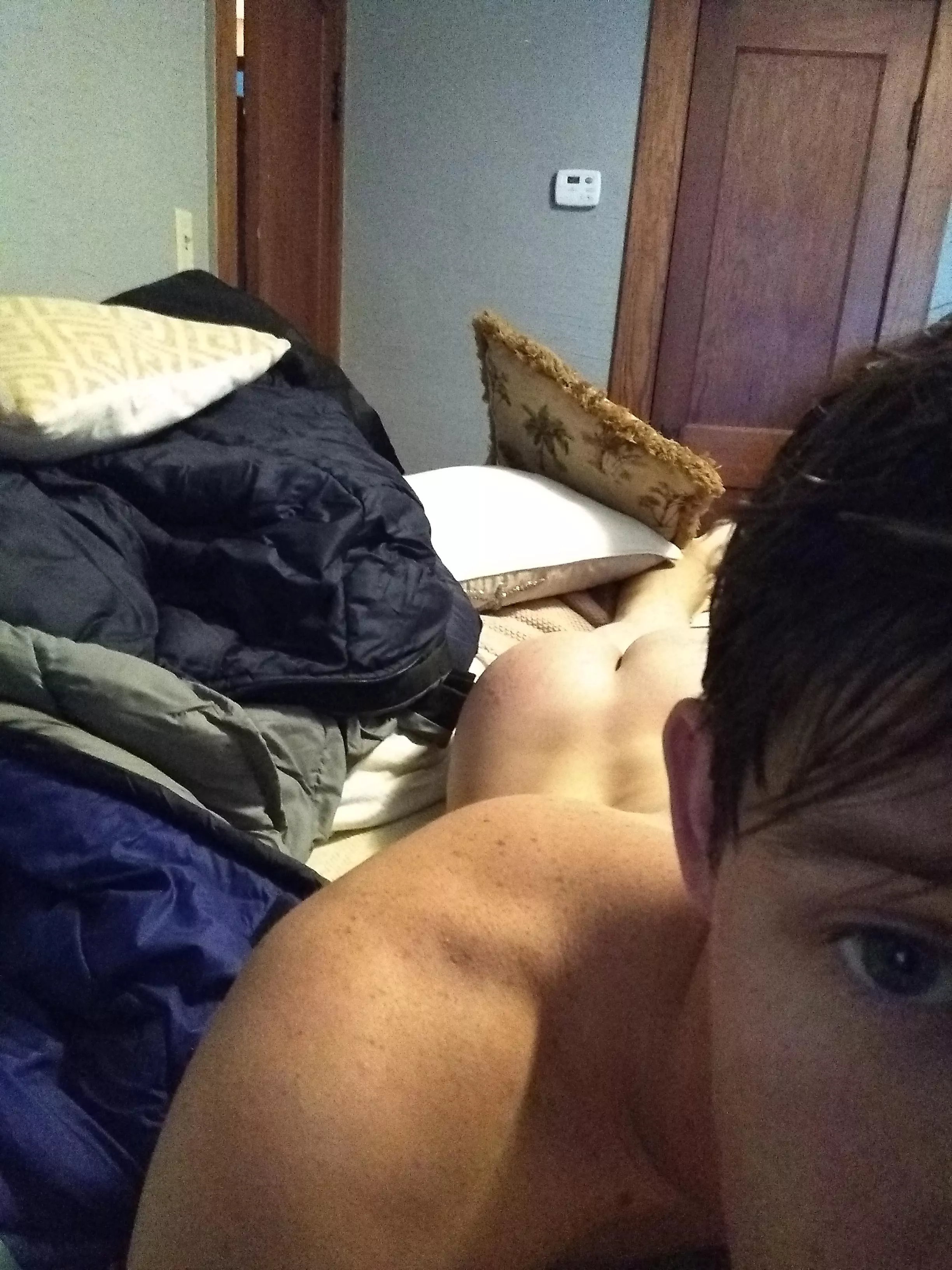 [24] I like being spanked and otherwise abused 🤤 dms open