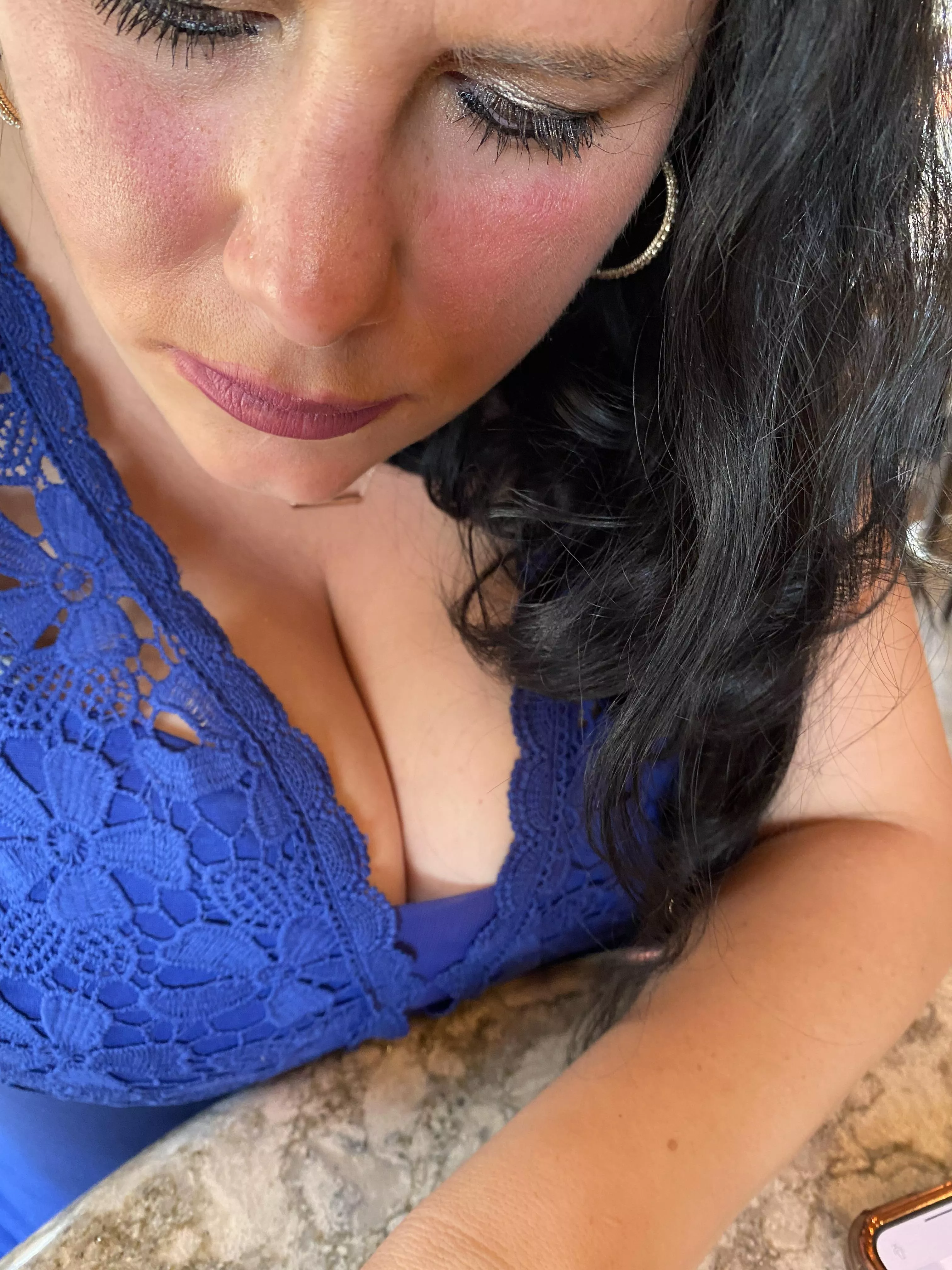 Am I busty enough 😉