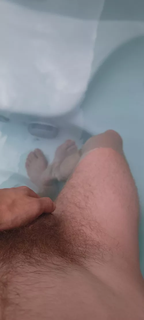 any hairy guys in Calgary or Alberta