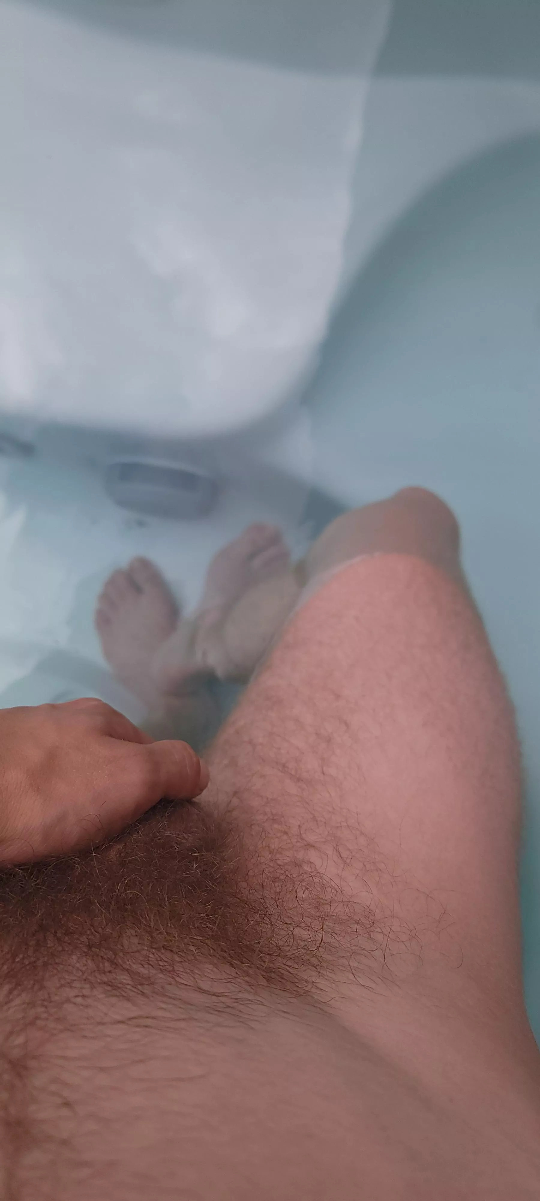 any hairy guys in Calgary or Alberta