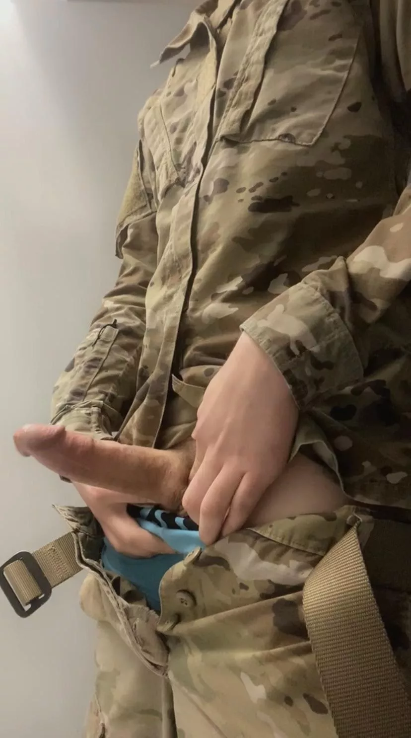 Anybody want sum musty navy dick