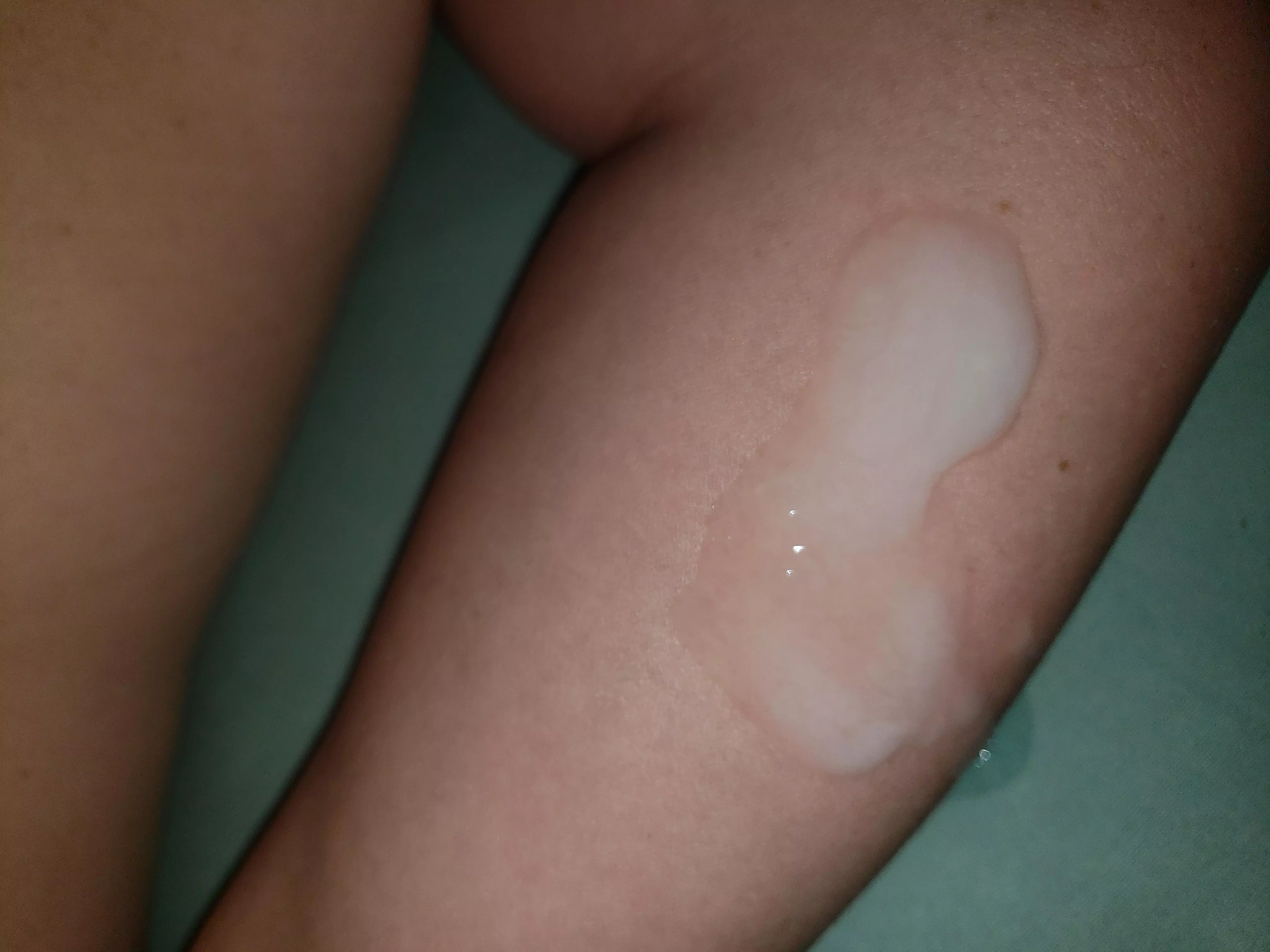 Big load dripping off my leg 😁🤩