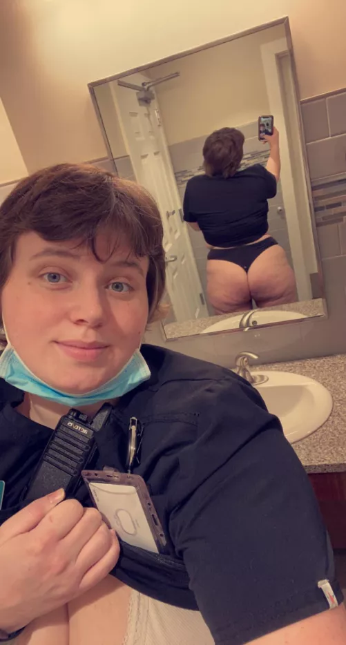 Can I sit this somewhere warm?🤤🍑