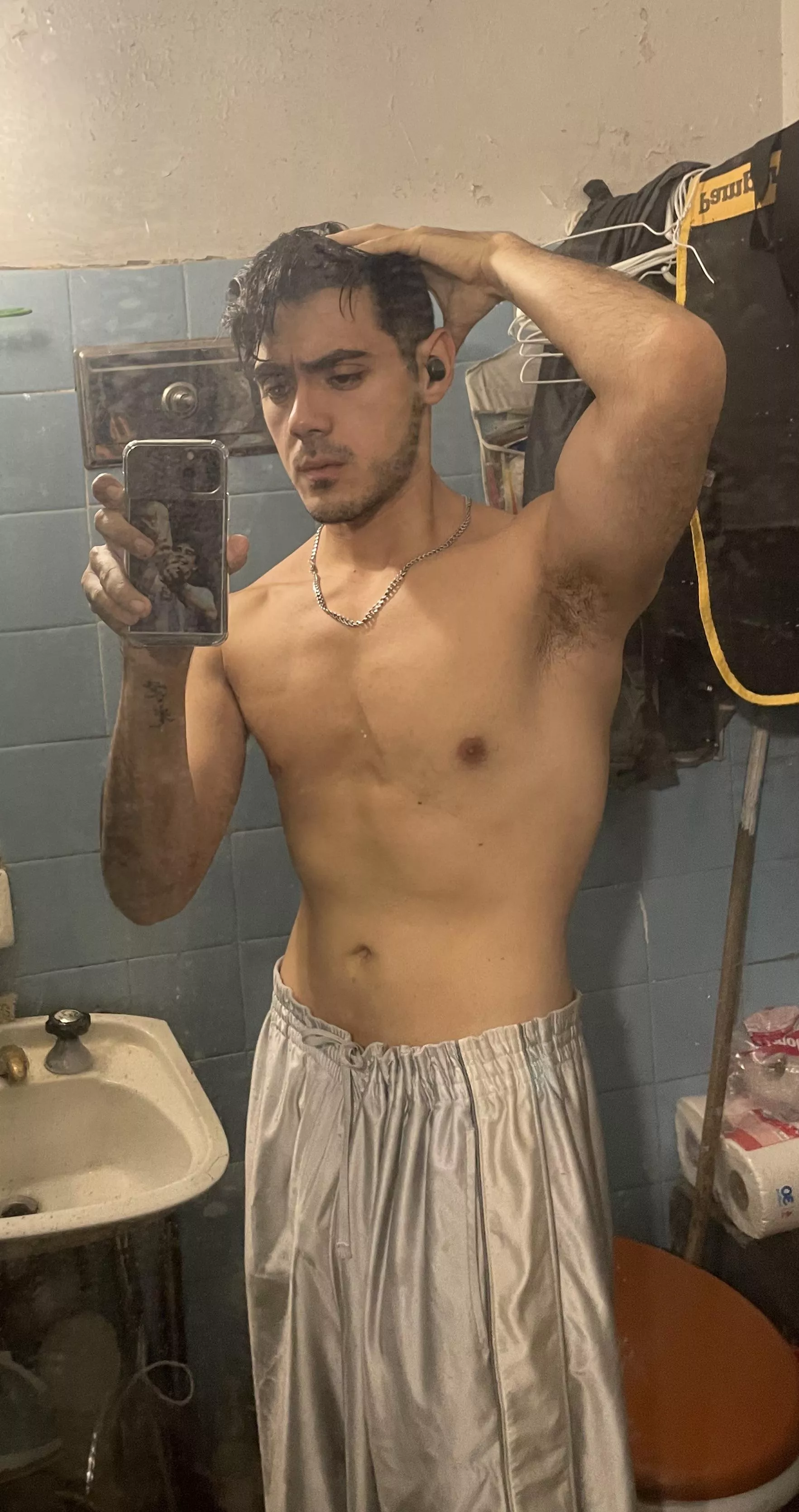 Come to lick my pits