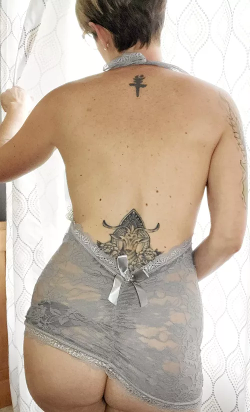 Daydreaming instead of working...