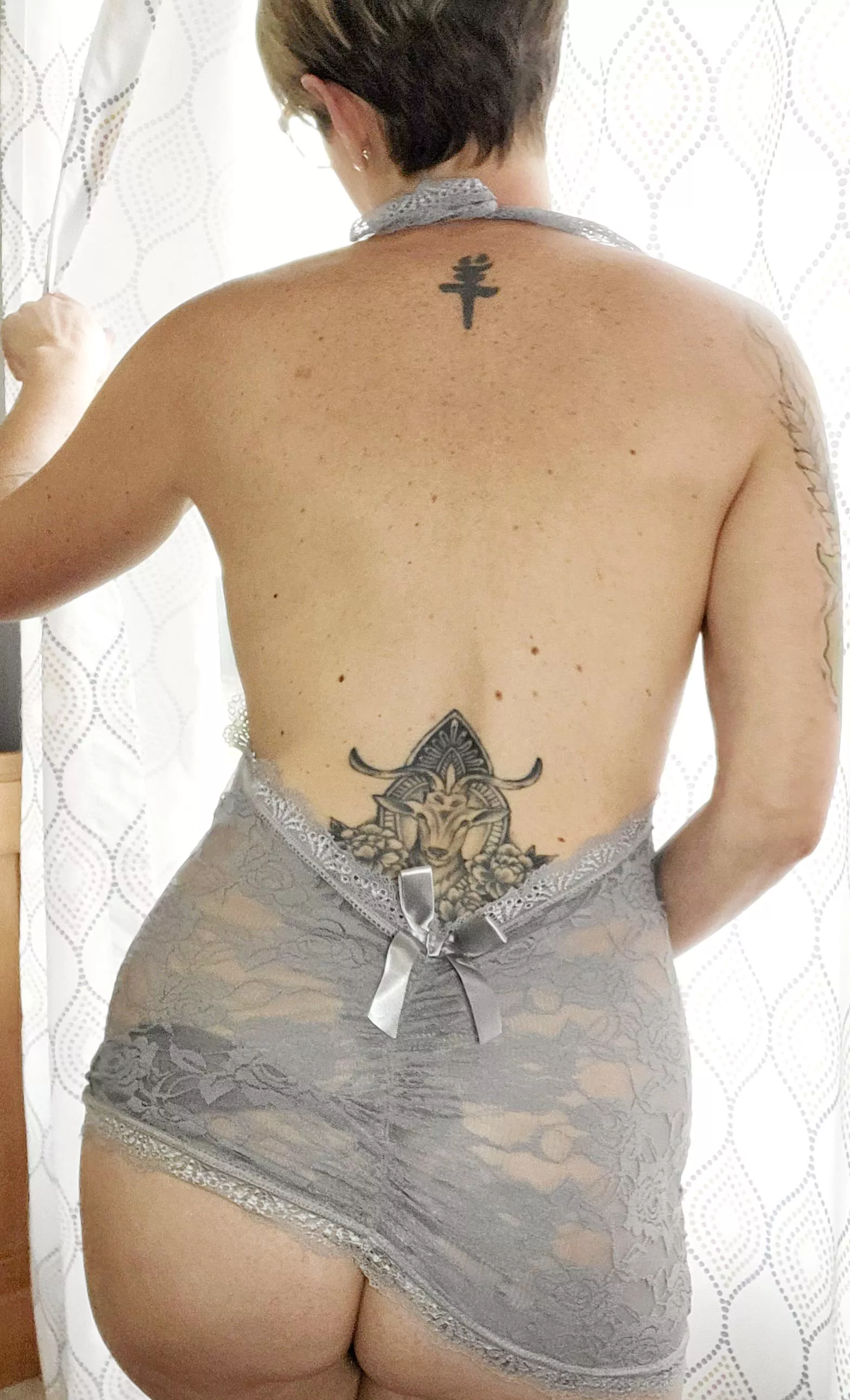 Daydreaming instead of working...