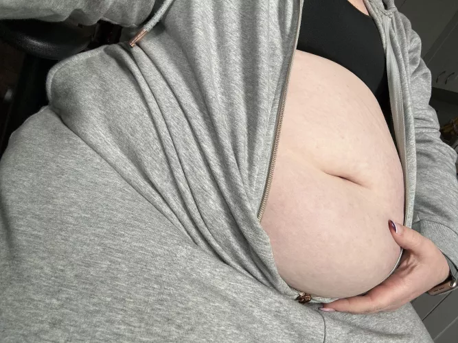 Deflated tummy ready for more if you say so 😩 🥵